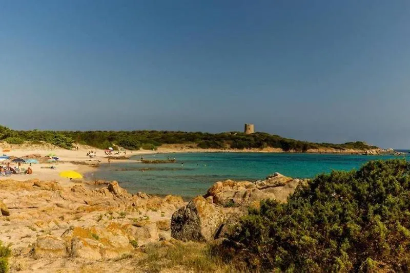 度假居 Viletta Bifamiliare Villaggio Baia Vignola 阿列恩图