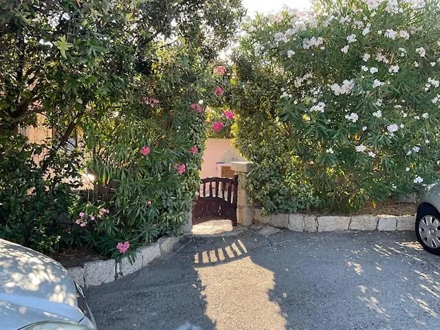Viletta Bifamiliare Villaggio Baia Vignola 阿列恩图 度假居